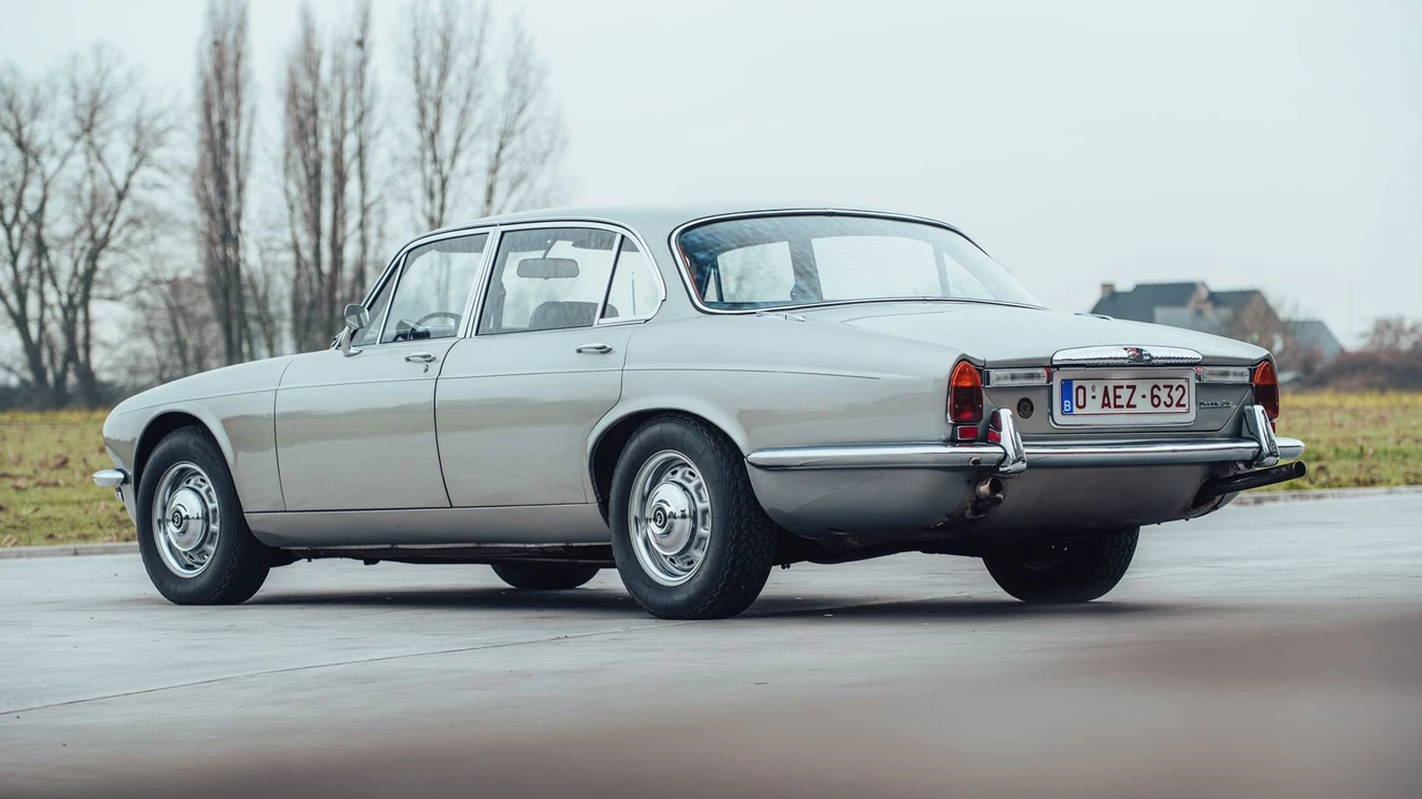 1974 Daimler - Image 24 of 31