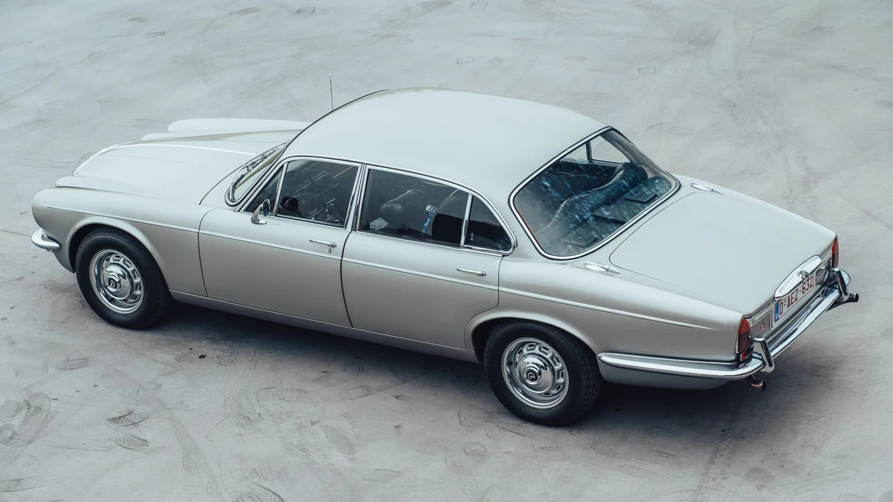 1974 Daimler - Image 4 of 31