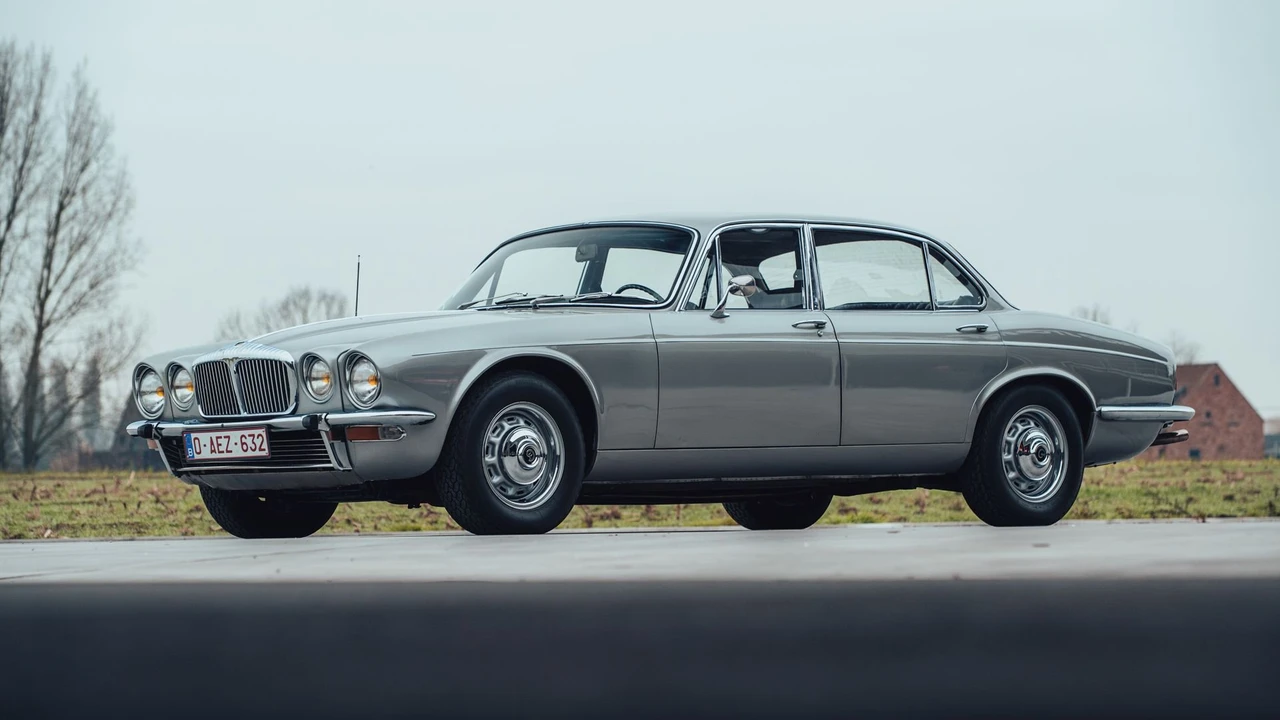 1974 Daimler - Image 22 of 31