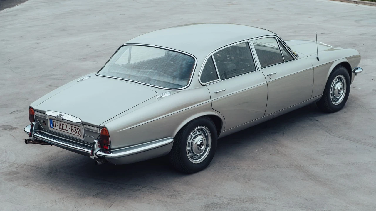 1974 Daimler - Image 11 of 31