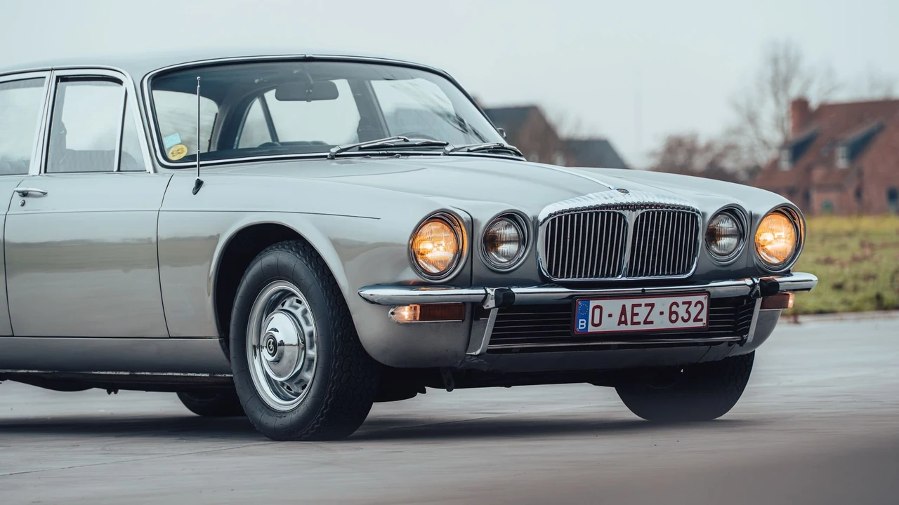 1974 Daimler - Image 14 of 31