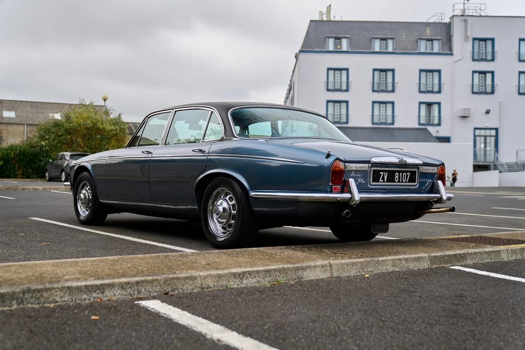 1974 Daimler - Image 5 of 30