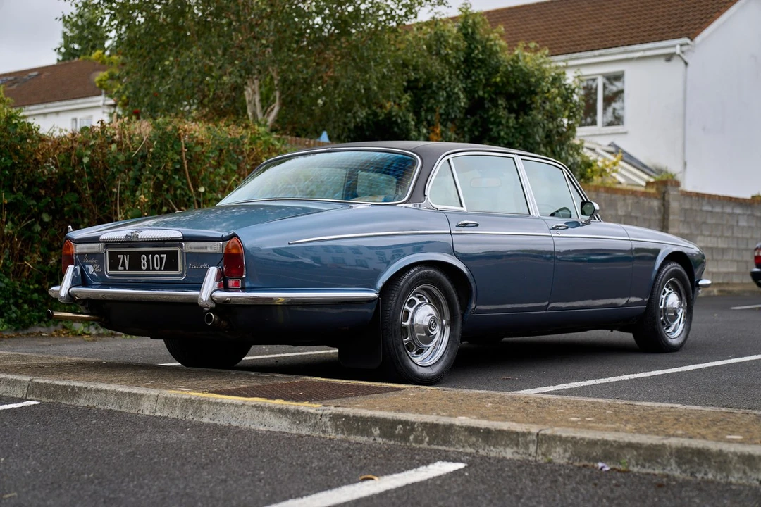 1974 Daimler - Image 8 of 30