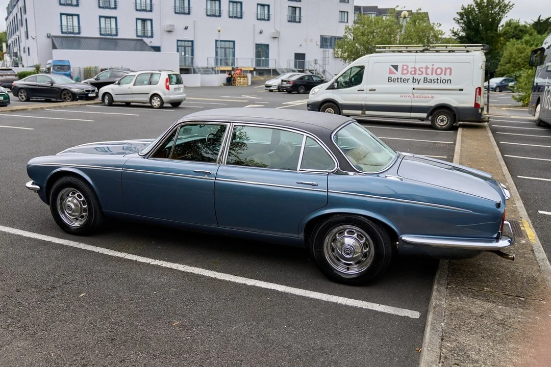 1974 Daimler - Image 10 of 30