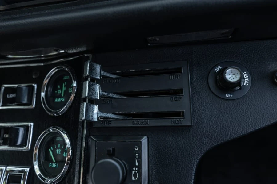 1974 DeTomaso Pantera - Image 27 of 31