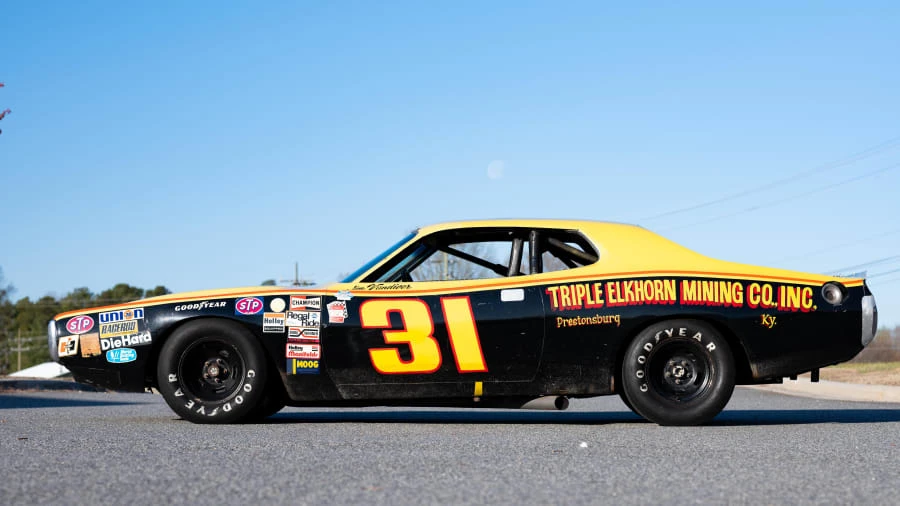 1974 Dodge Charger 3rd Gen - Image 2 of 31