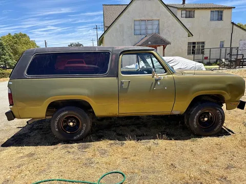1974 Dodge Ram Charger SE