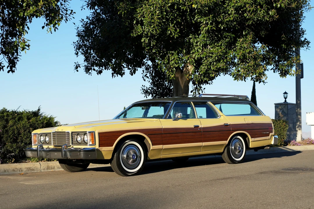 1974 Ford Country Squire - Image 4 of 31