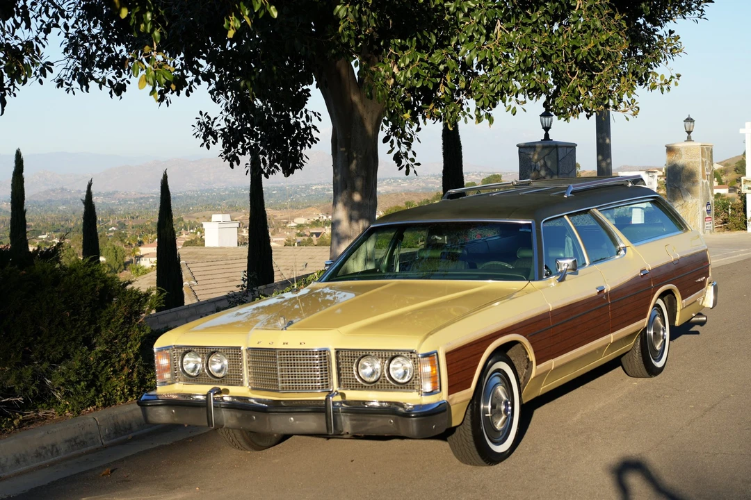 1974 Ford Country Squire - Image 3 of 31
