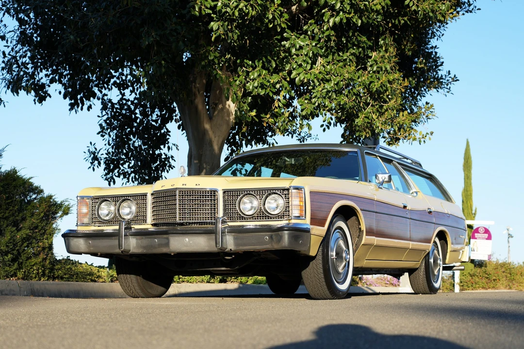 1974 Ford Country Squire - Image 2 of 31