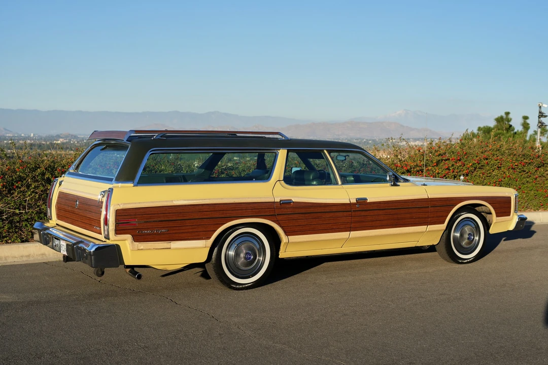 1974 Ford Country Squire - Image 14 of 31