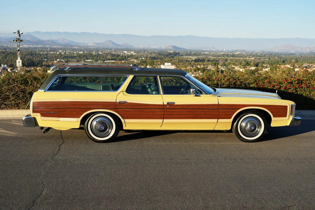 1974 Ford Country Squire - Image 15 of 31