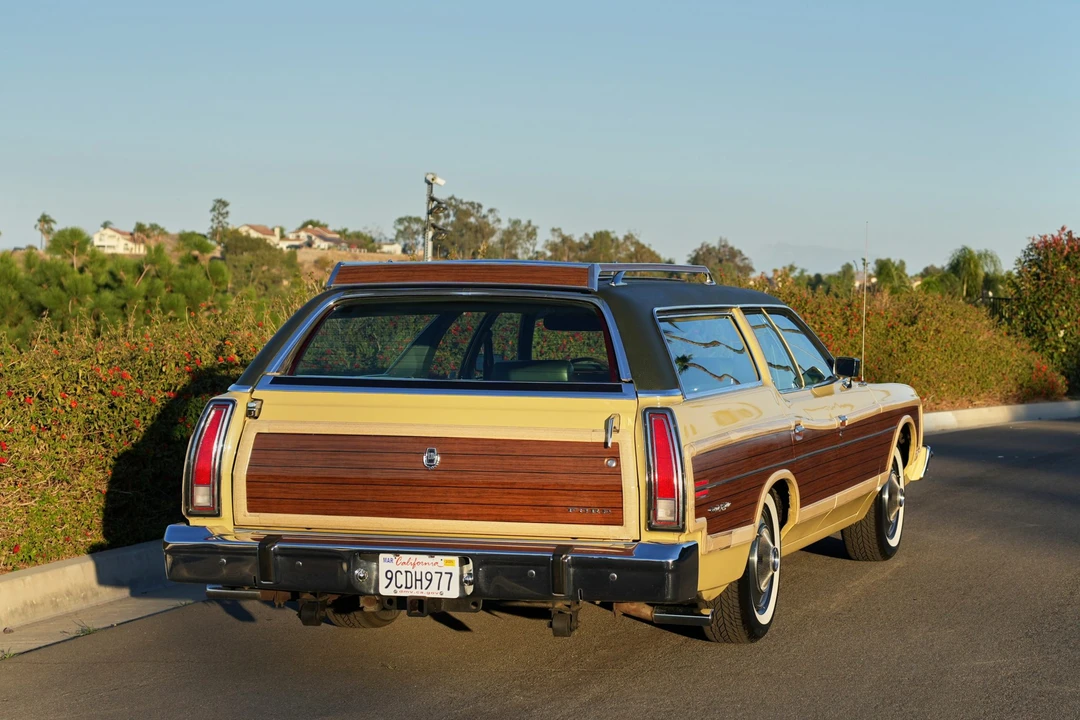 1974 Ford Country Squire - Image 9 of 31