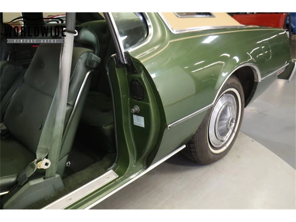 1974 Ford Thunderbird 6th Gen - Image 26 of 31