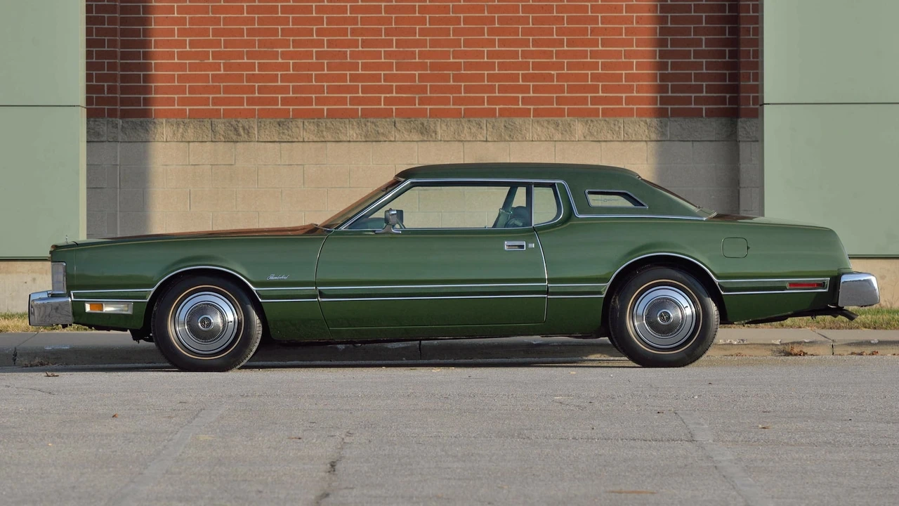 1974 Ford Thunderbird 6th Gen - Image 8 of 31