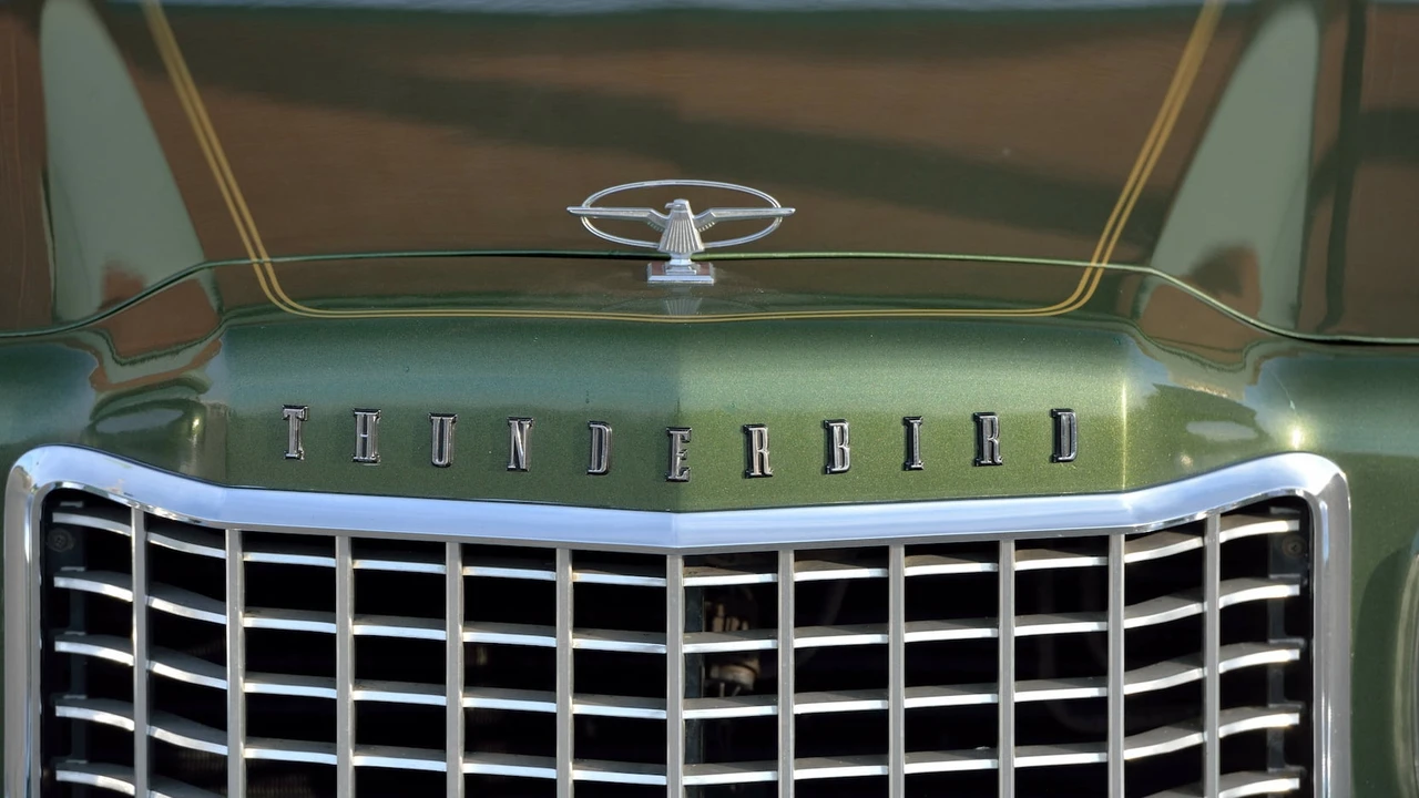 1974 Ford Thunderbird 6th Gen - Image 10 of 31