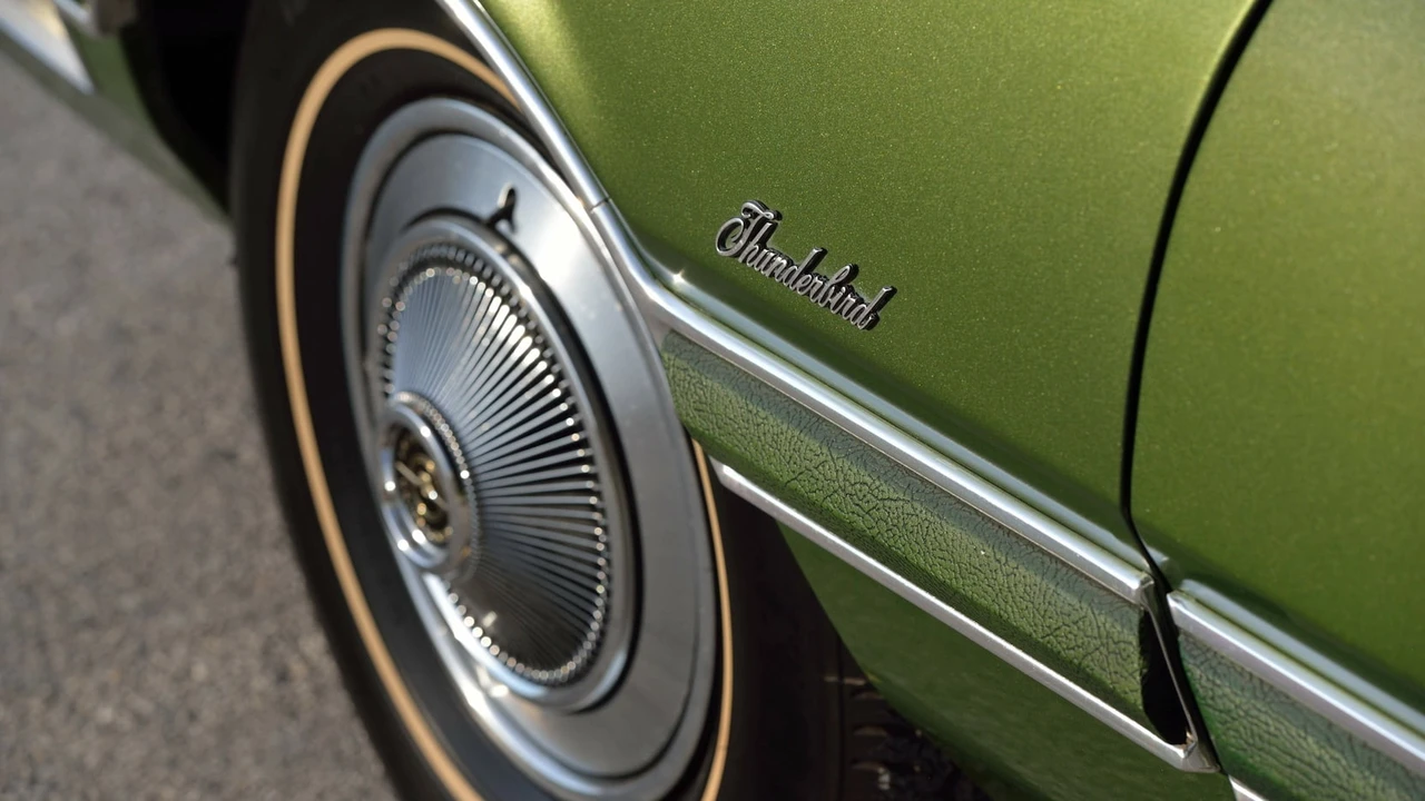 1974 Ford Thunderbird 6th Gen - Image 11 of 31