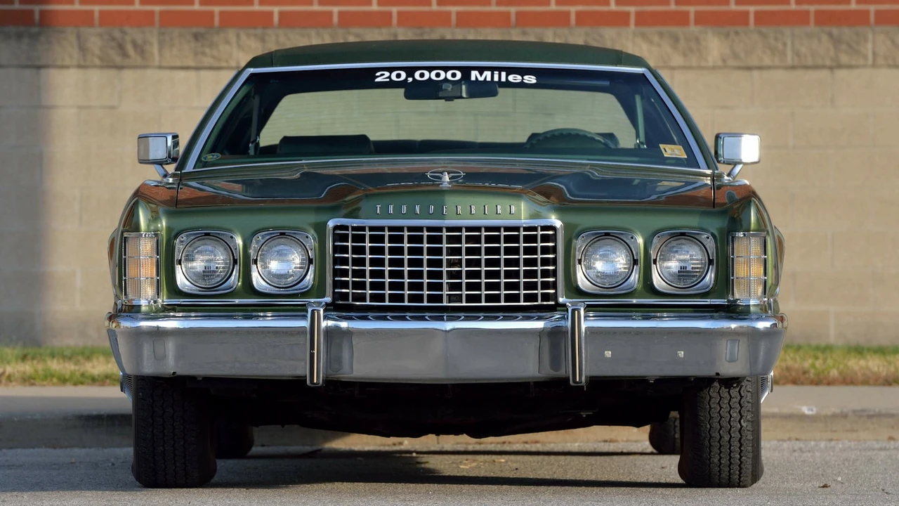 1974 Ford Thunderbird 6th Gen - Image 14 of 31