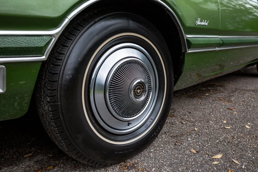 1974 Ford Thunderbird 6th Gen - Image 8 of 12
