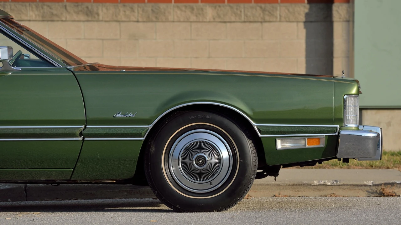 1974 Ford Thunderbird 6th Gen - Image 19 of 31
