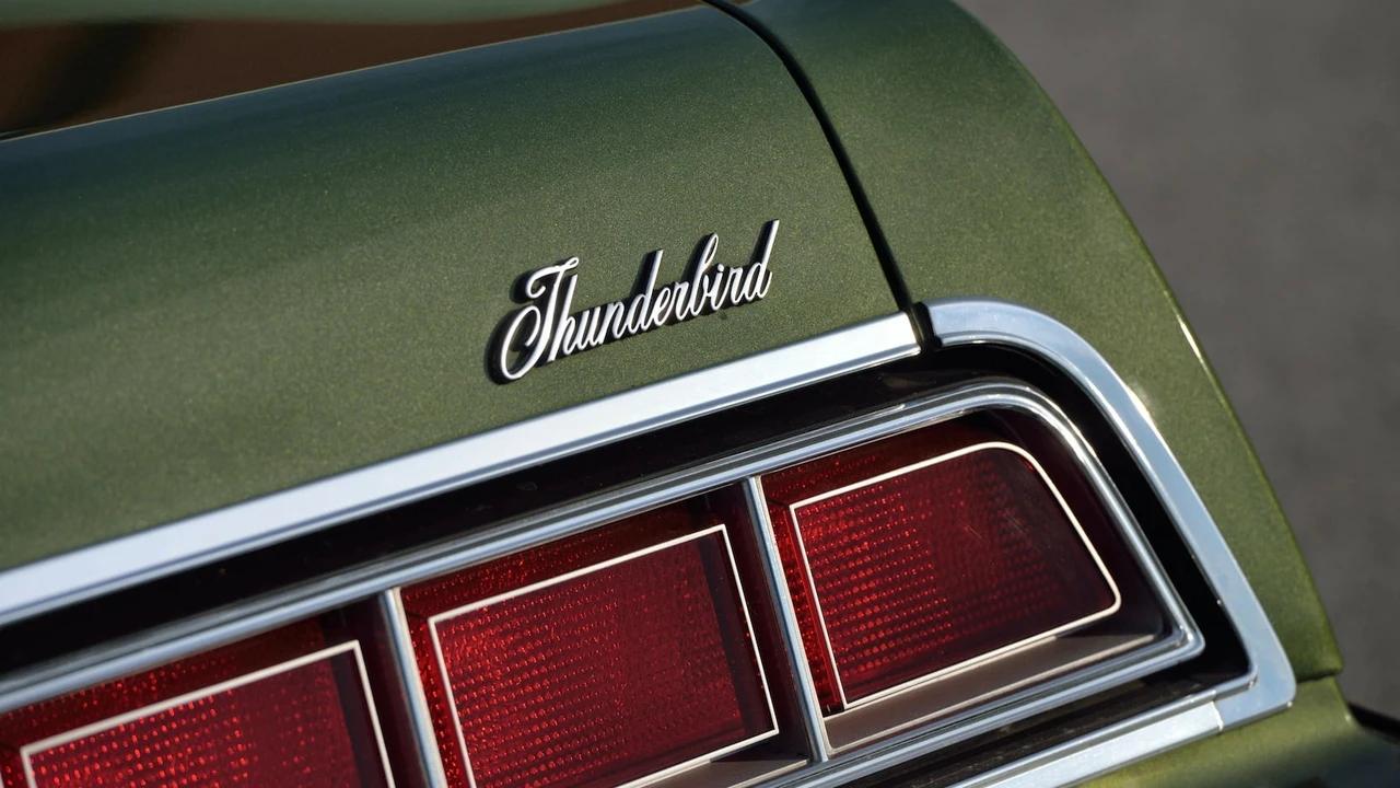 1974 Ford Thunderbird 6th Gen - Image 25 of 31