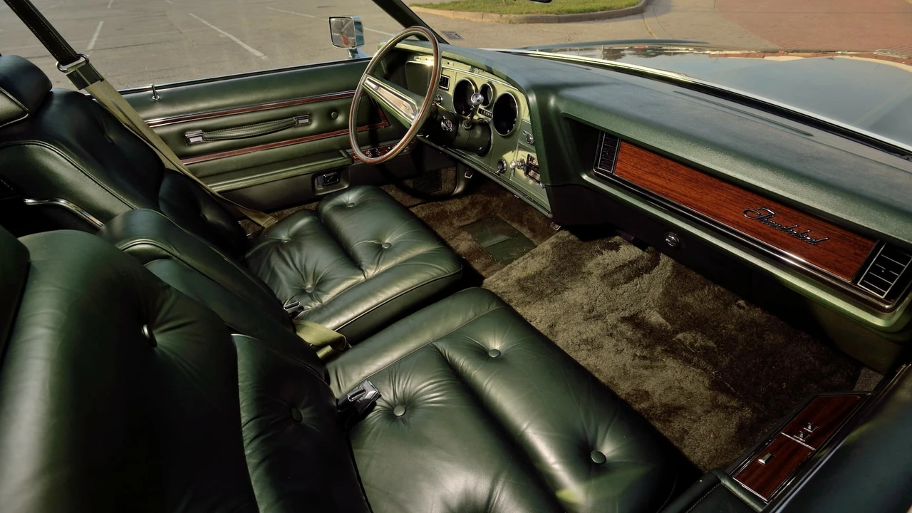 1974 Ford Thunderbird 6th Gen - Image 26 of 31