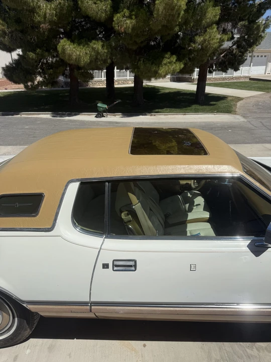 1974 Ford Thunderbird 6th Gen - Image 27 of 31