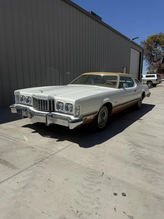 1974 Ford Thunderbird 6th Gen - Image 2 of 31