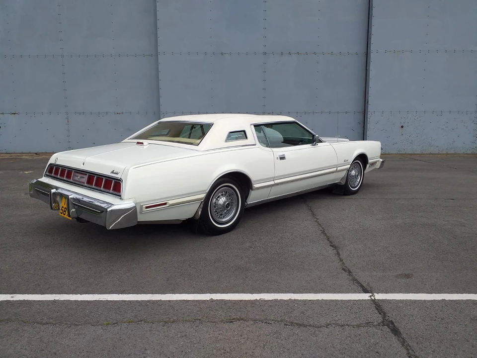 1974 Ford Thunderbird 6th Gen - Image 9 of 13