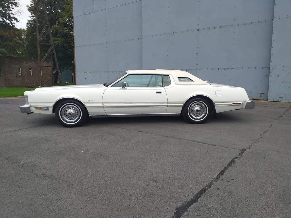 1974 Ford Thunderbird 6th Gen - Image 8 of 13
