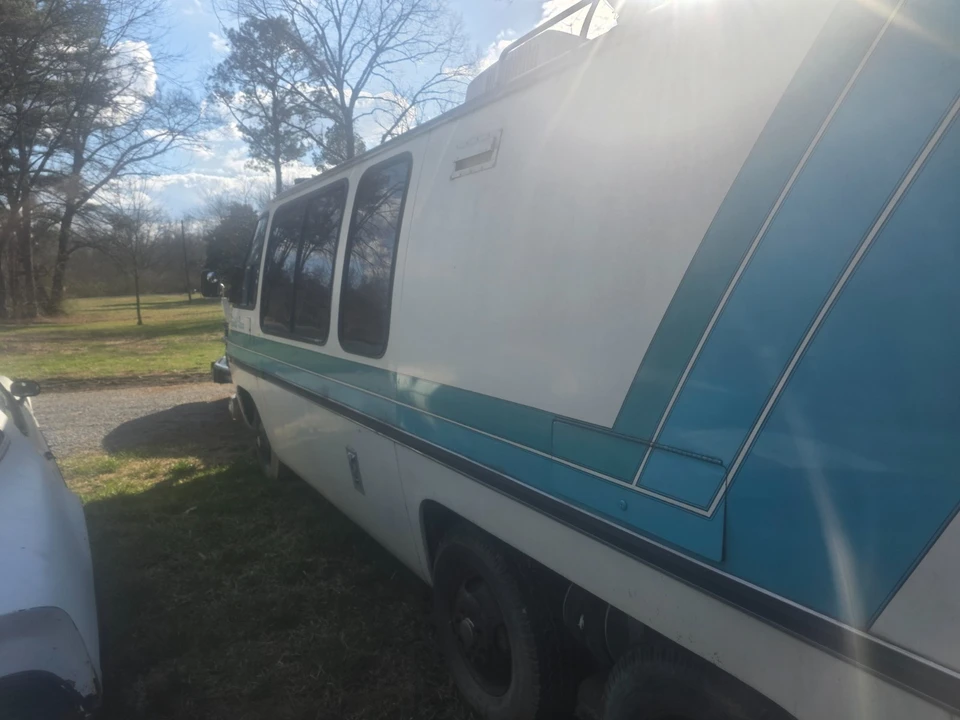 1974 GMC Motorhome - Image 8 of 20