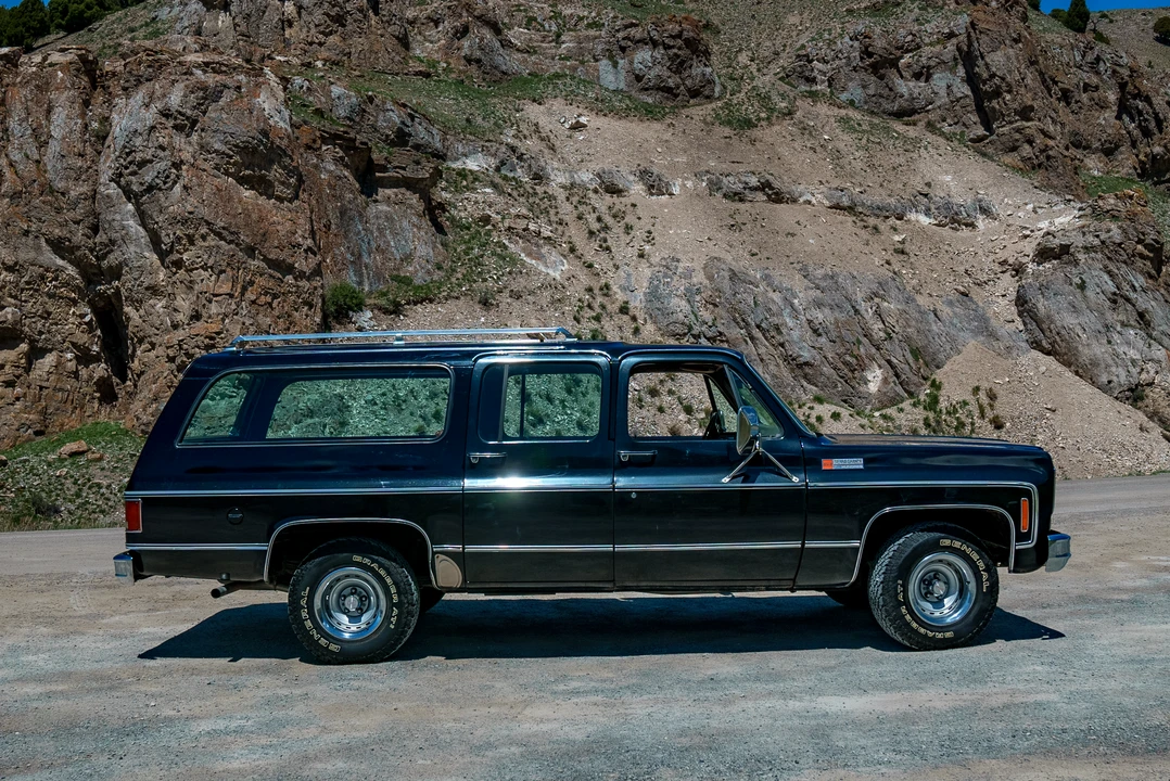 1974 GMC Suburban 7th Gen - Image 8 of 31