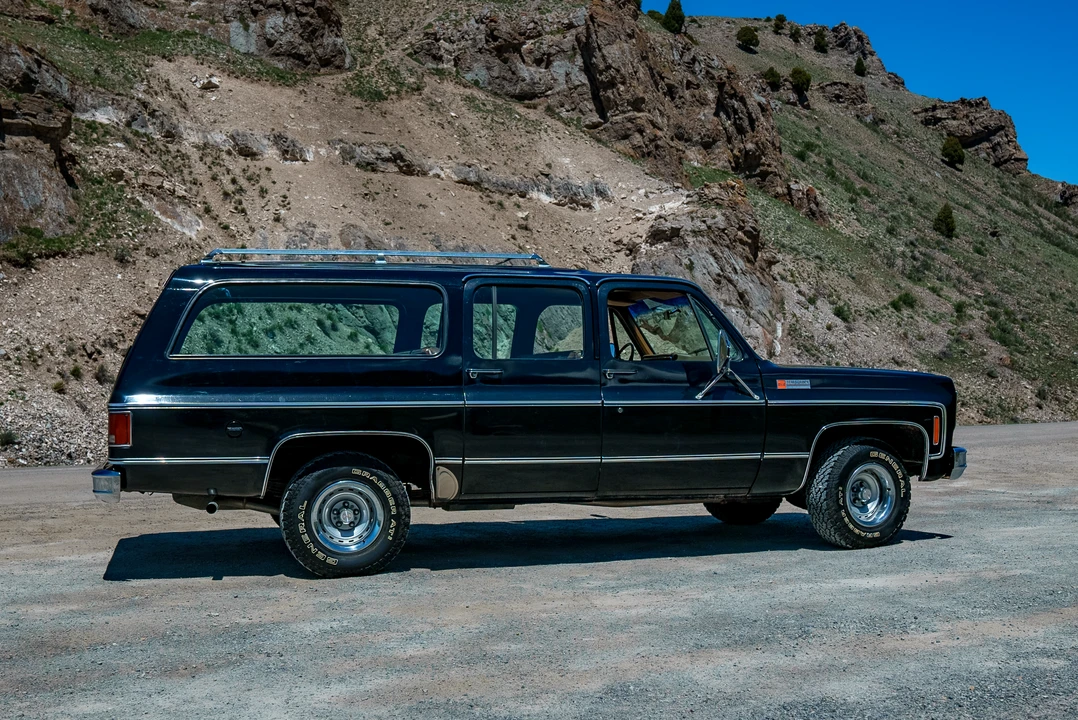 1974 GMC Suburban 7th Gen - Image 9 of 31