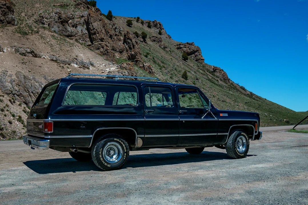 1974 GMC Suburban 7th Gen - Image 10 of 31