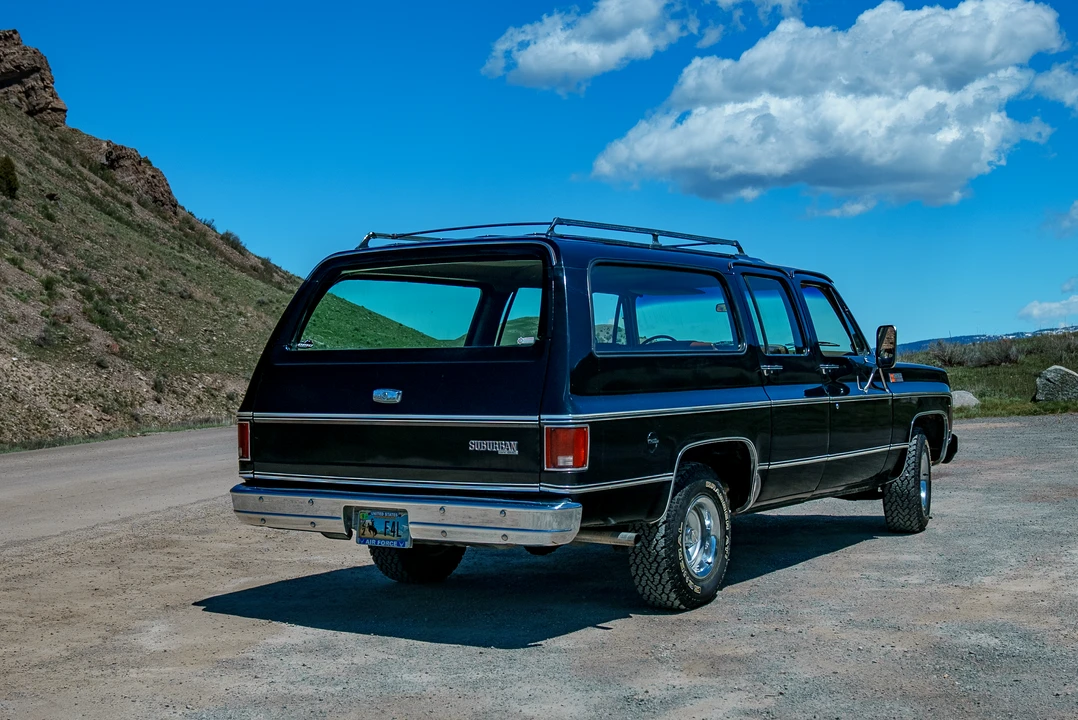 1974 GMC Suburban 7th Gen - Image 12 of 31