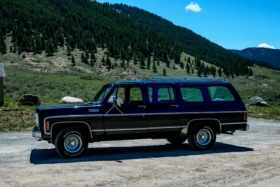 1974 GMC Suburban 7th Gen - Image 25 of 31