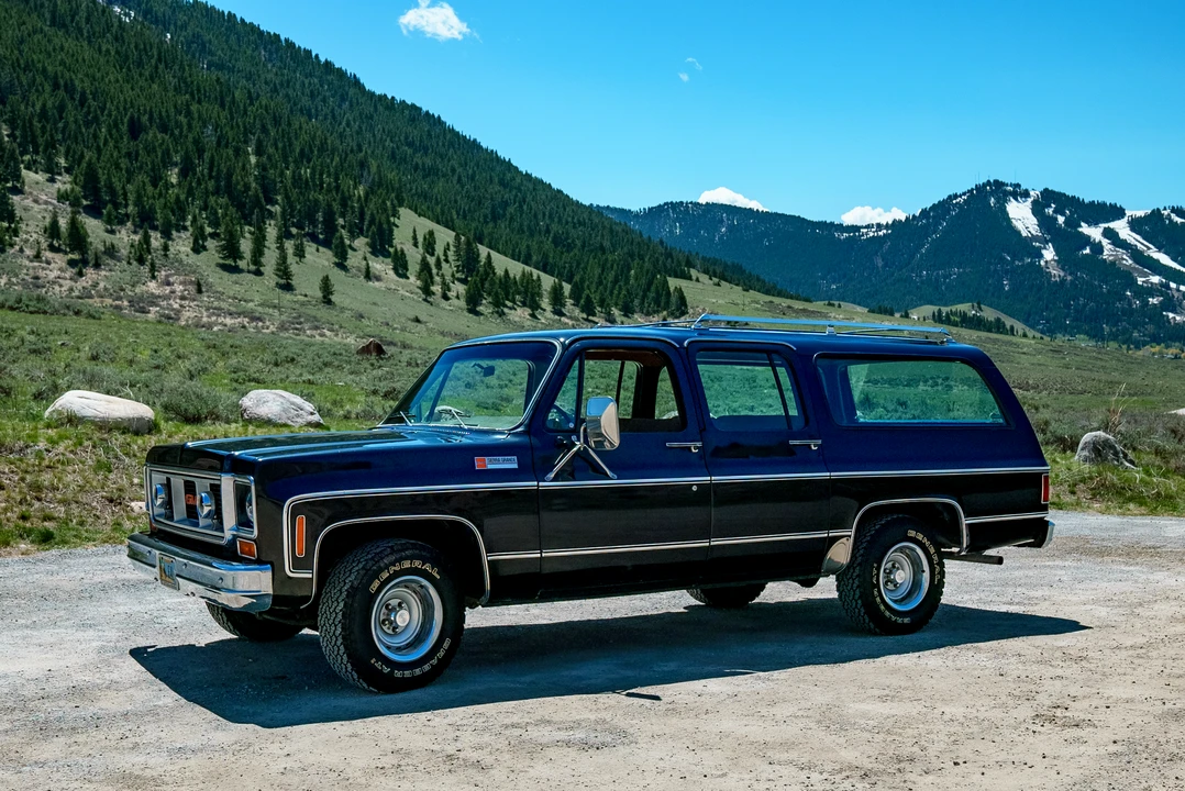 1974 GMC Suburban 7th Gen - Image 26 of 31