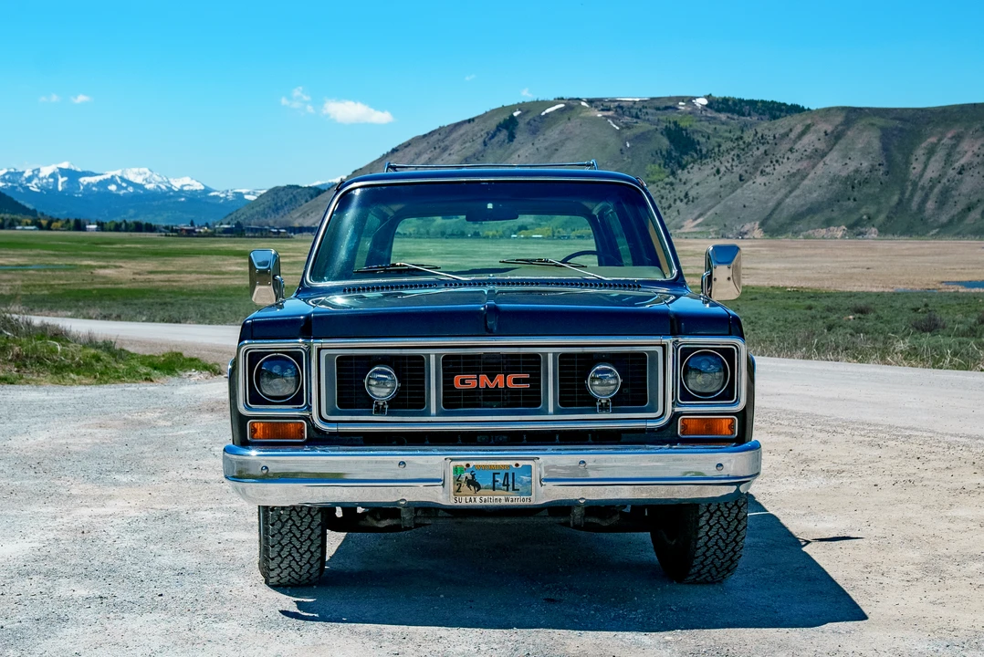 1974 GMC Suburban 7th Gen - Image 30 of 31