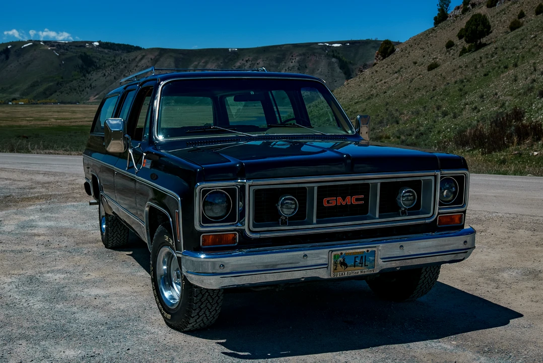 1974 GMC Suburban 7th Gen - Image 3 of 31
