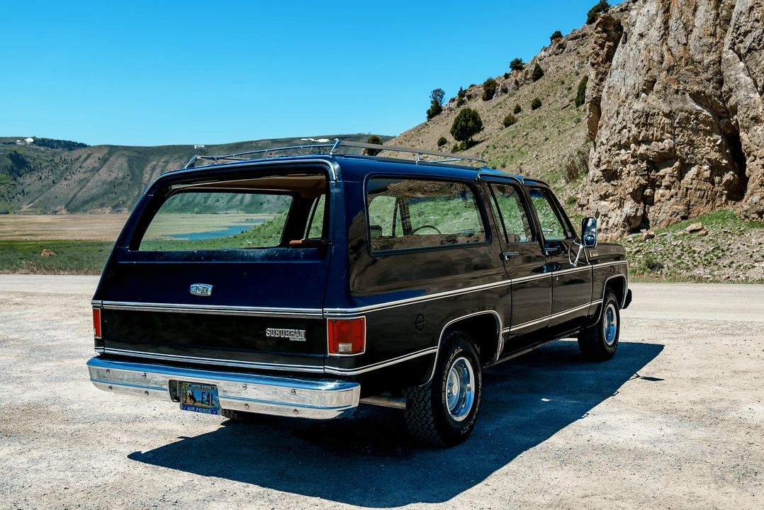 1974 GMC Suburban 7th Gen - Image 16 of 31