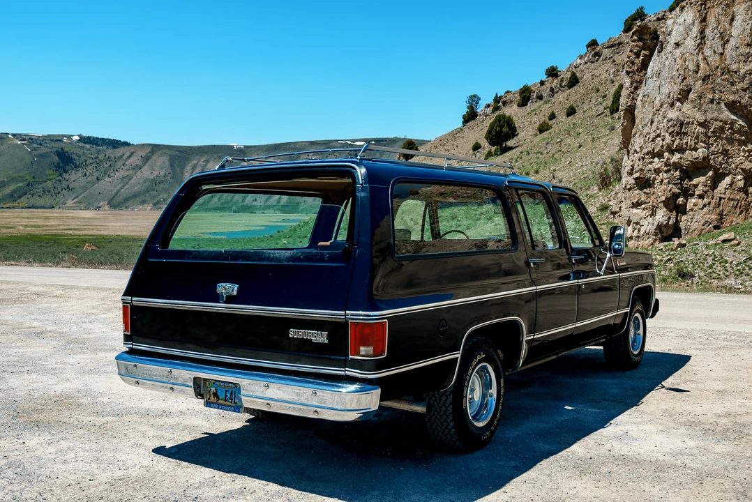1974 GMC Suburban 7th Gen - Image 13 of 31