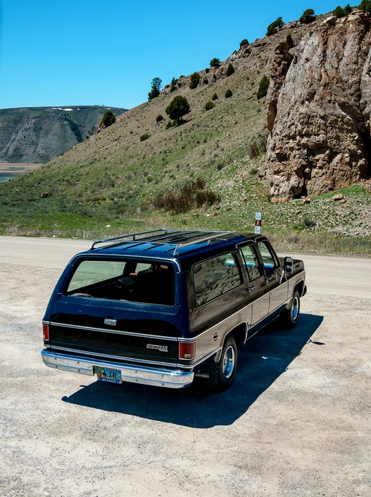 1974 GMC Suburban 7th Gen - Image 15 of 31