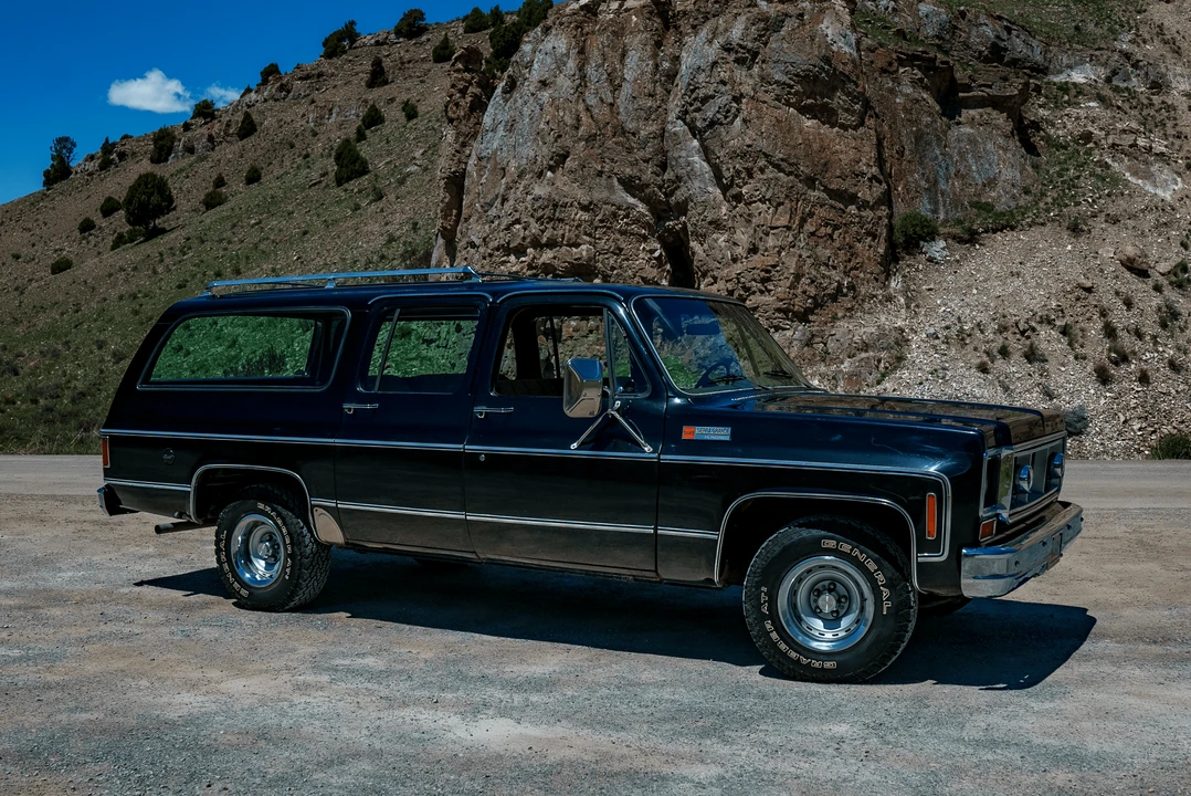 1974 GMC Suburban 7th Gen - Image 6 of 31