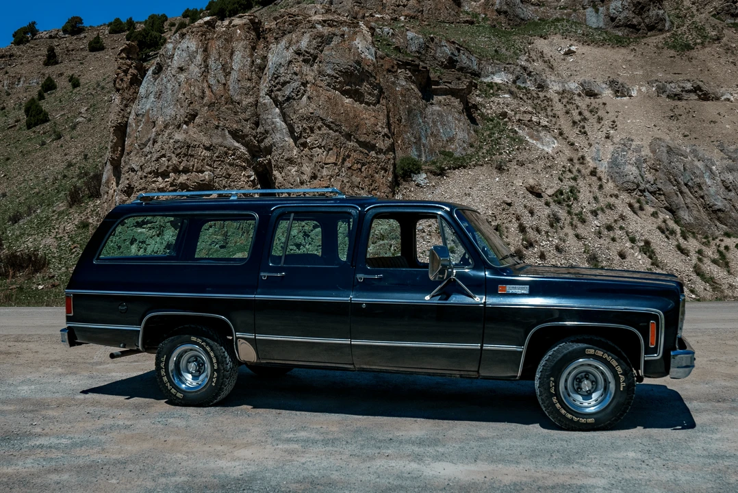 1974 GMC Suburban 7th Gen - Image 7 of 31