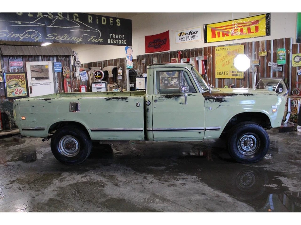 1974 International - Image 13 of 31