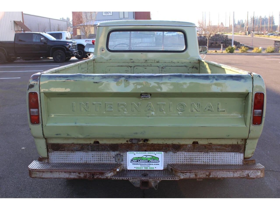 1974 International - Image 8 of 31