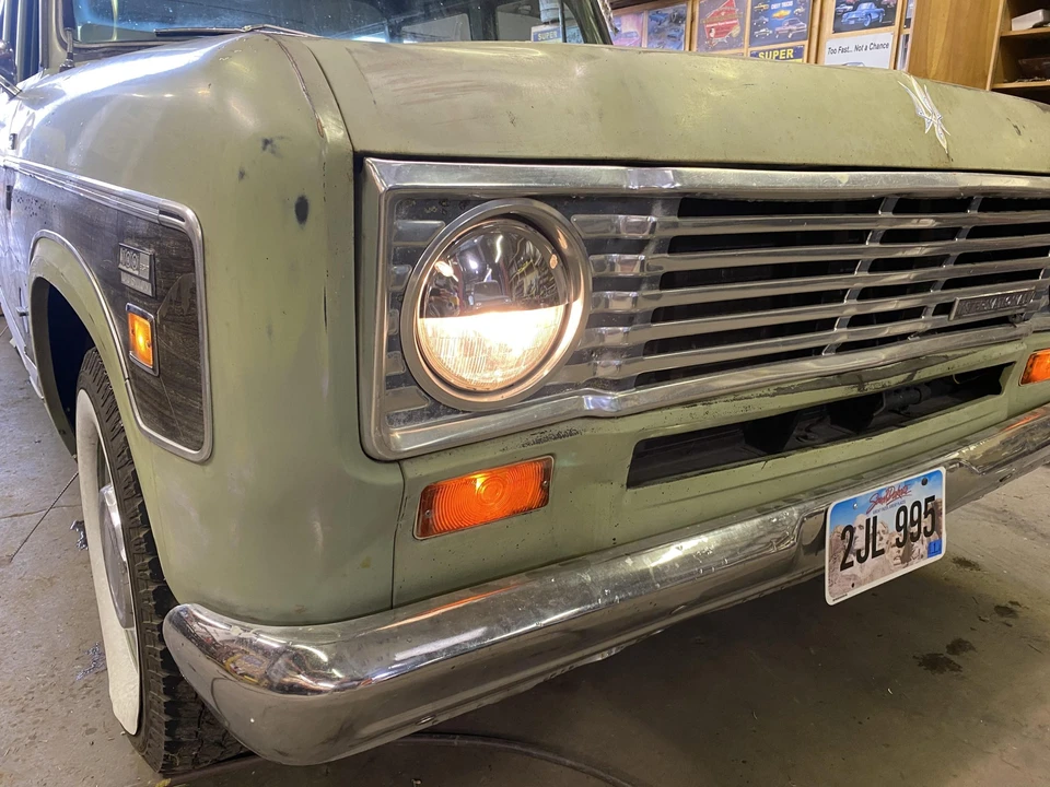1974 International Harvester Travelall - Image 25 of 31