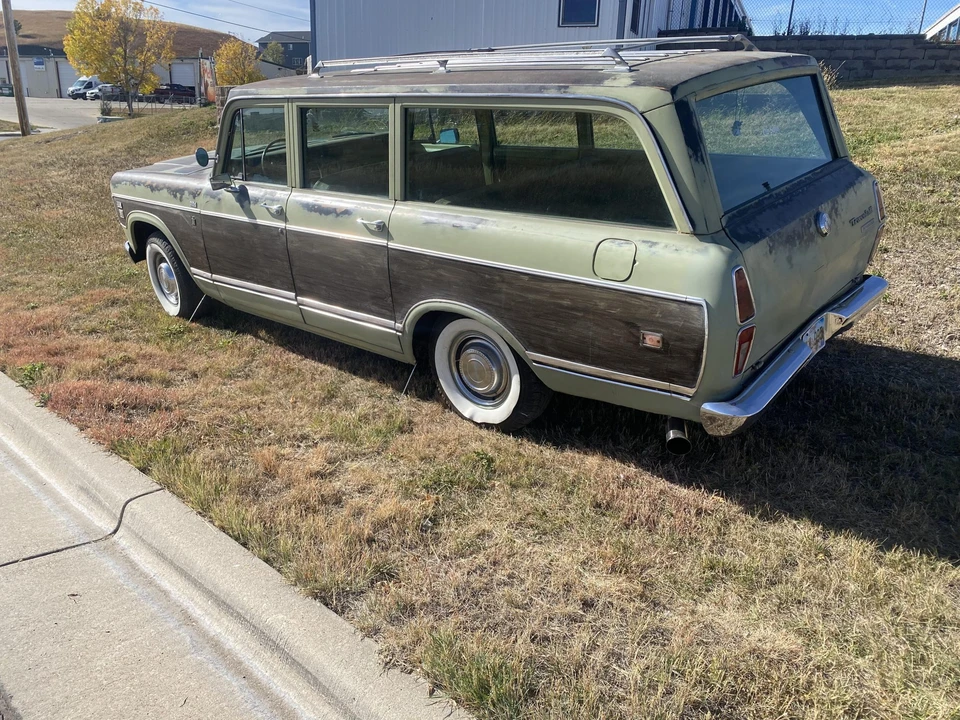 1974 International Harvester Travelall - Image 5 of 31