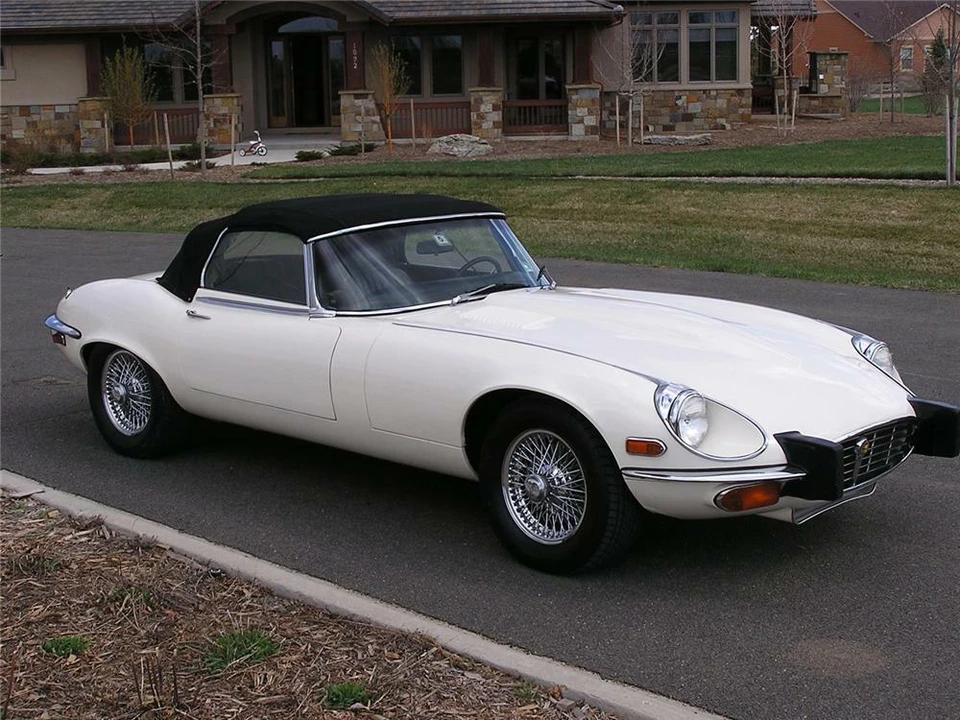 1974 Jaguar E-Type Series 3 V12 - Image 2 of 4