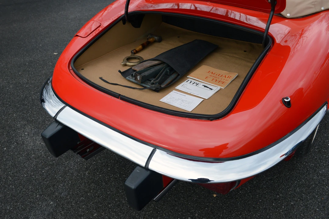 1974 Jaguar E-Type Series 3 V12 - Image 14 of 17